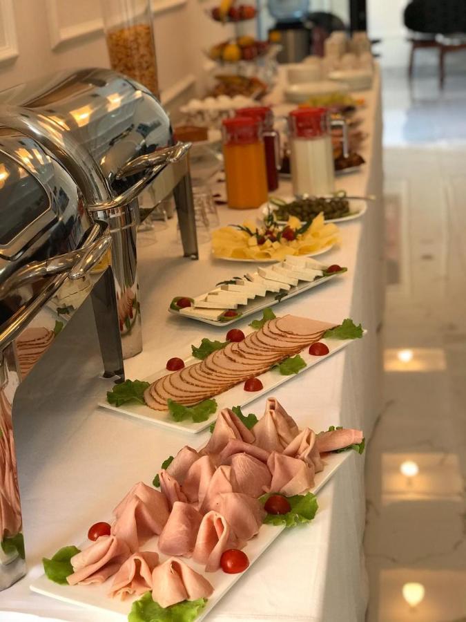 A&G Hotel Radhimë 外观 照片