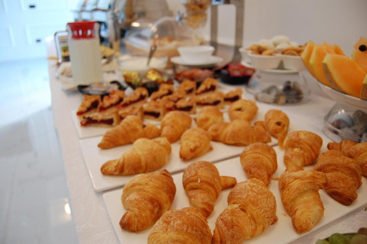 A&G Hotel Radhimë 外观 照片