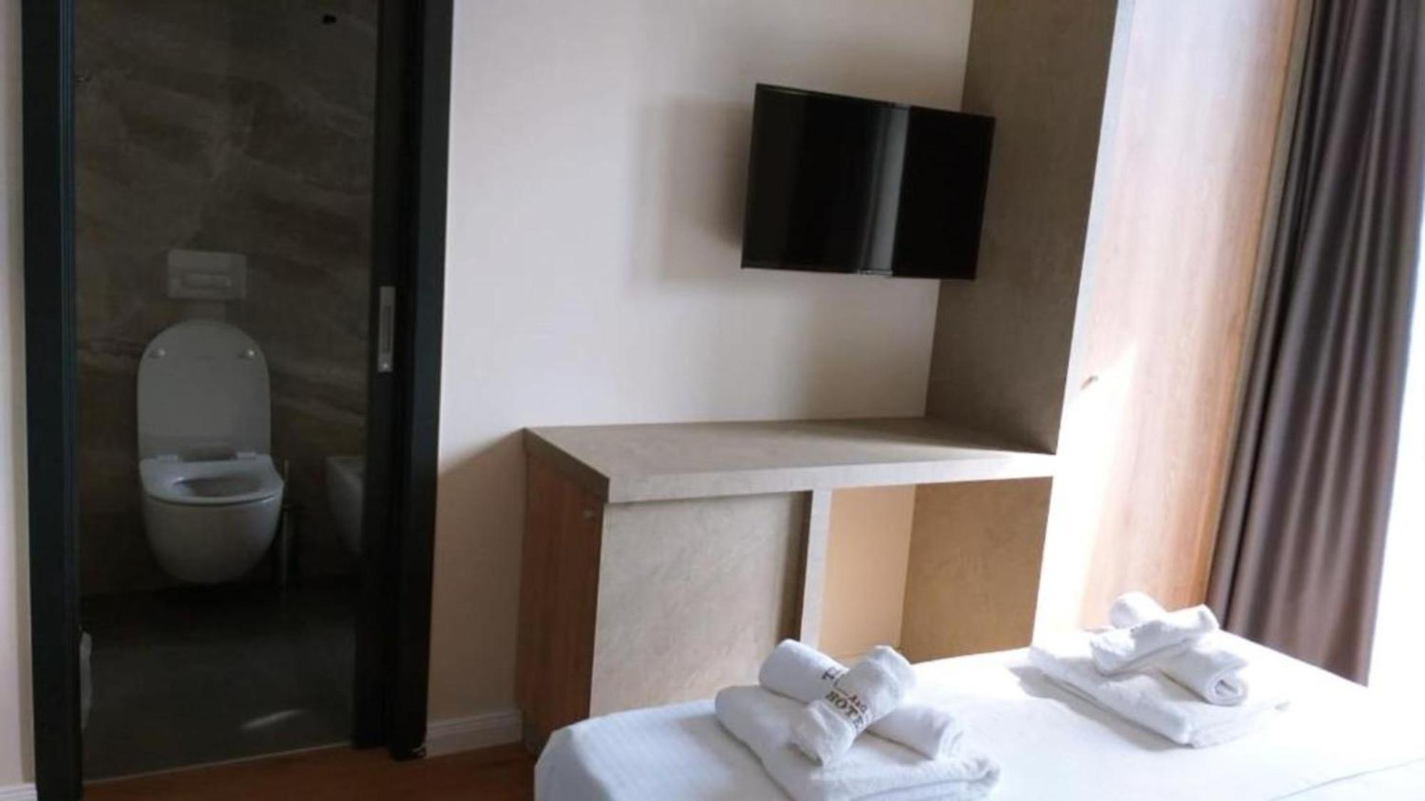 A&G Hotel Radhimë 外观 照片
