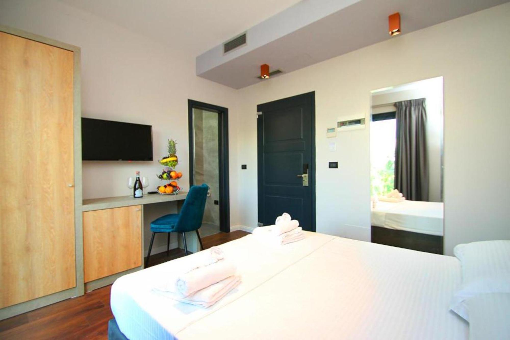 A&G Hotel Radhimë 外观 照片