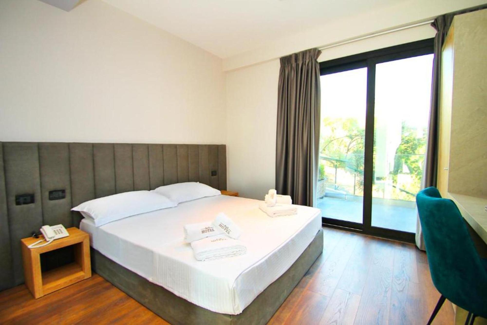 A&G Hotel Radhimë 外观 照片