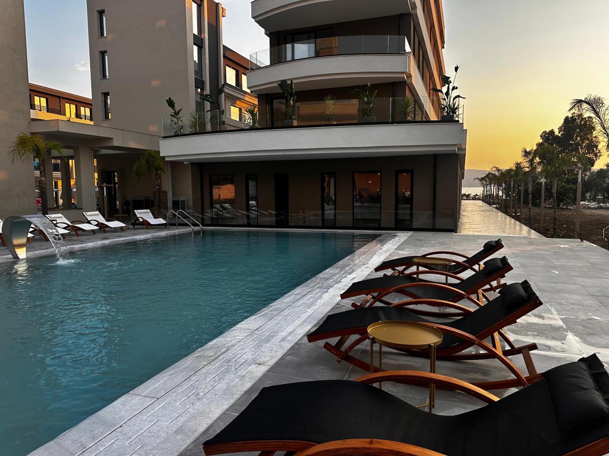 A&G Hotel Radhimë 外观 照片