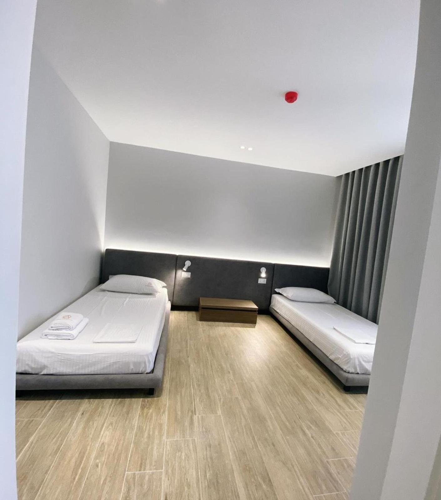 A&G Hotel Radhimë 外观 照片