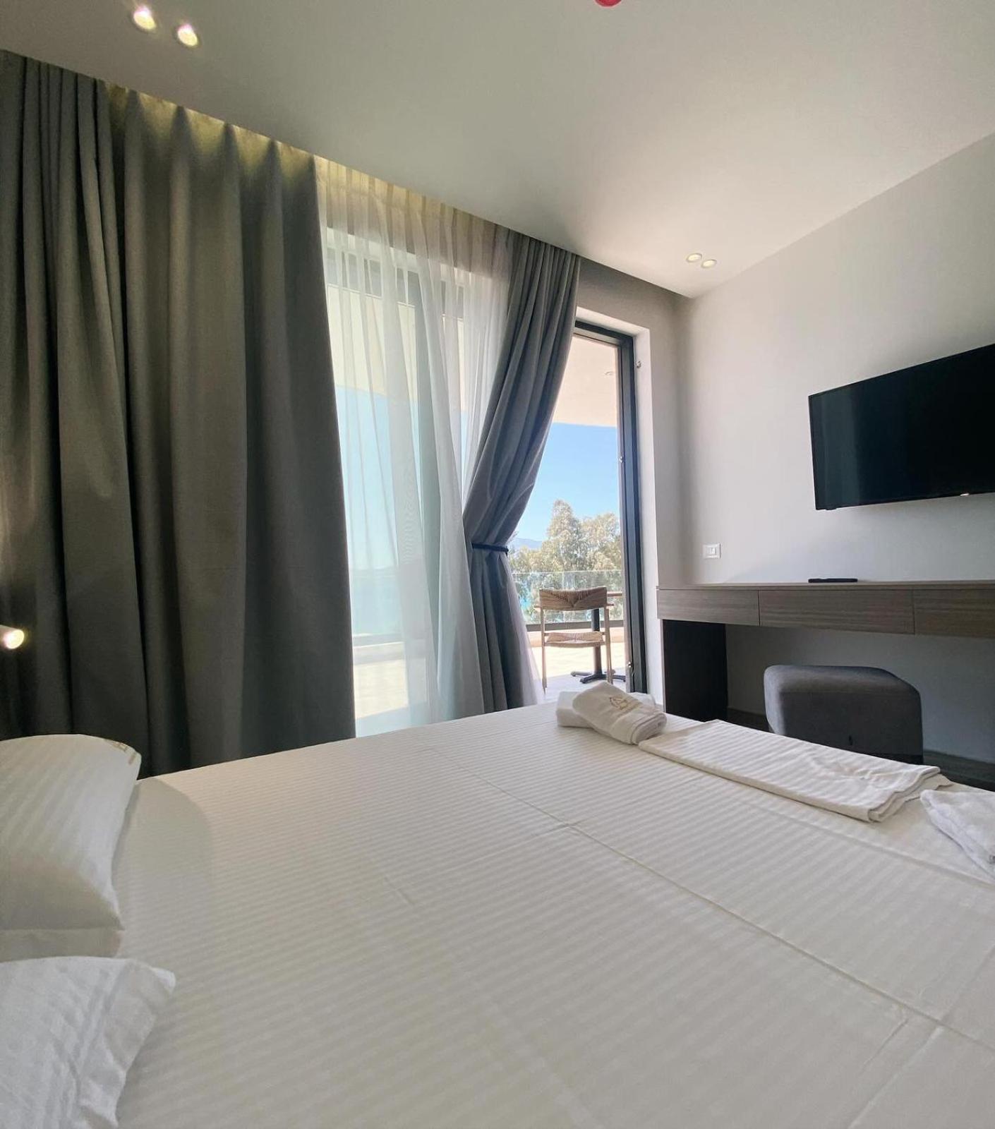 A&G Hotel Radhimë 外观 照片