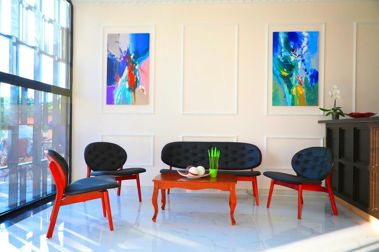 A&G Hotel Radhimë 外观 照片