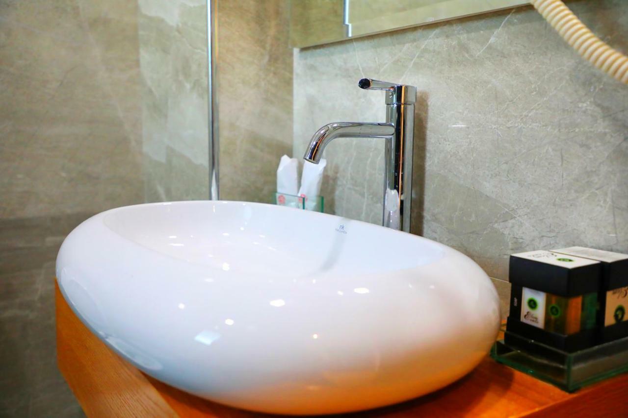 A&G Hotel Radhimë 外观 照片