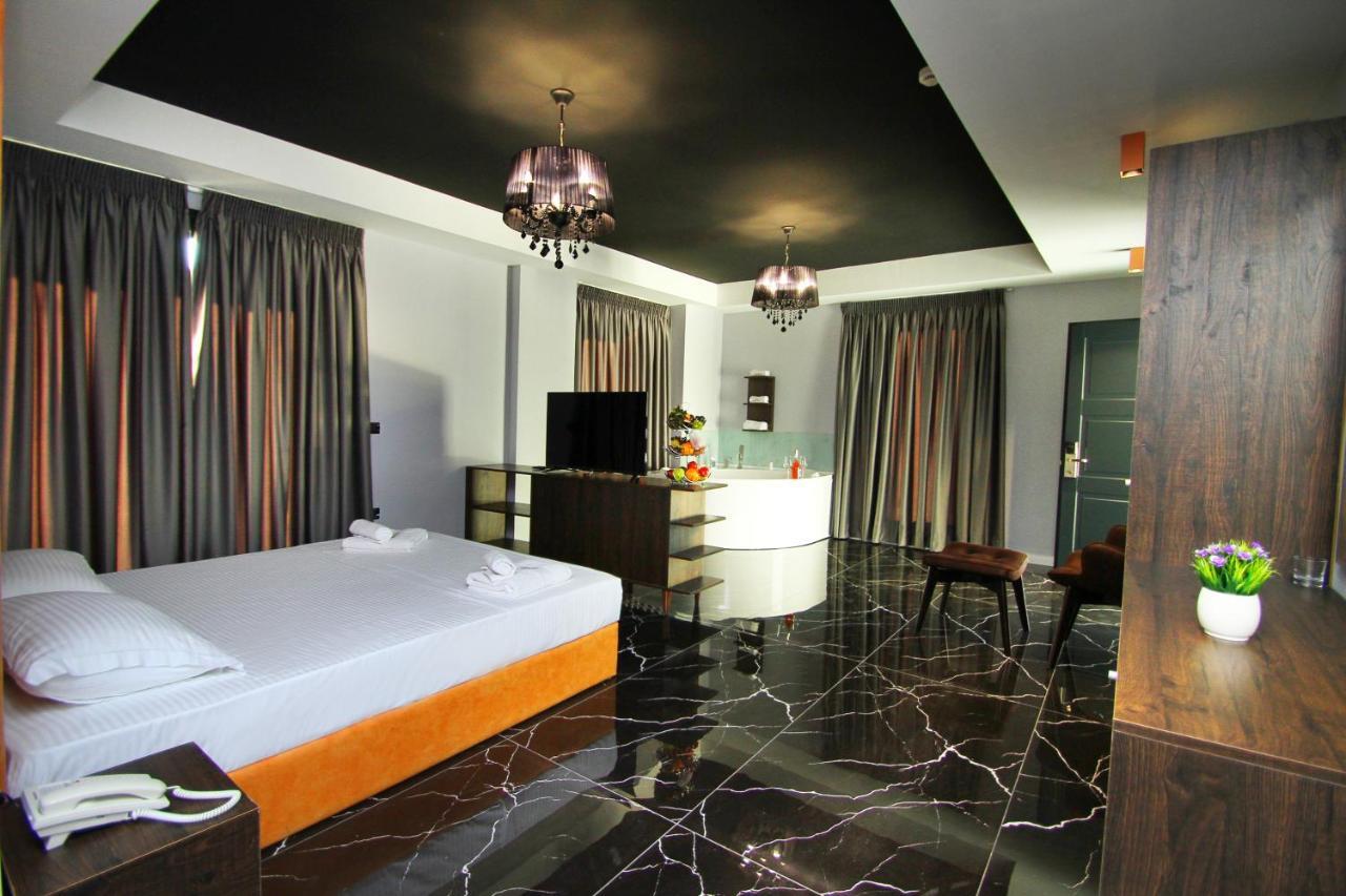 A&G Hotel Radhimë 外观 照片
